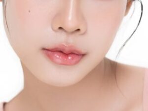 唇のくすみが気になる原因とは？血色感を取り戻す正しい対処法