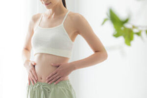 妊娠線を改善する産後ケアとは？ケアアイテムの選び方もご紹介