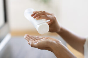 脂性肌におすすめの化粧水とは？成分・使用感で失敗しない選び方